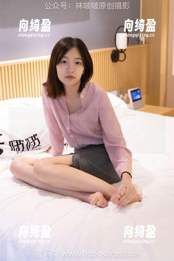 BoBoSocks袜啵啵-芝士 BoBoSocks袜啵啵 - 短灰丝和芝士的互动,抓住了脚尖加固款的精髓,资源值得关注!