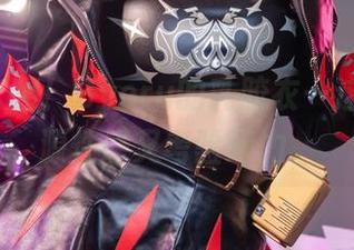 Luna入侵!Byoru的乳胶衣—这里的资源性感又考验眼力。
