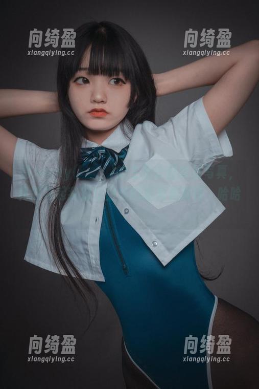 看Jenny(정제니)的主题公园女孩写真，竟然勾起我对过山车的恐惧和期待，哈哈！