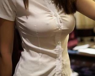 快速分享ROSI嫩学妹制服写真,天哪,这裙子真的怎么这么好看!