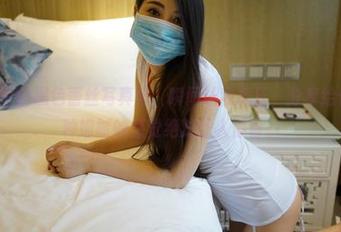这本ROSI的黑色蕾丝写真集,瞬间让我抓狂,分享给你们,那种细腻的感觉绝对让人停留。