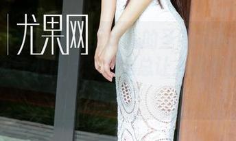 UGirls尤果网 – 王瑞儿的圣诞写真：合集里的淘气小精灵，怎么总让人想要打开礼物箱？