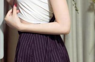 UGirls尤果网 – 原图独家:蒋贝贝穿毛衣的模样,有点让人失神
