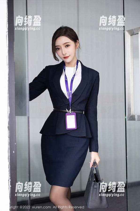 Xiuren秀人网 - 资源超值！但是那双笙Alina的礼服造型…在干嘛？