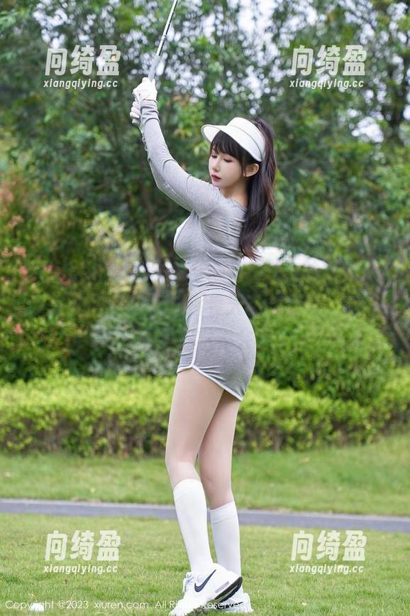 Xiuren秀人网-小樱花baby Xiuren秀人网 - 小樱花baby的图集:教室里的小花絮,指着天花板发呆,这一幅画你学不会!