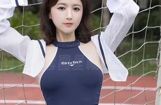 Xiuren秀人网 – 逆袭透明感,上演草莓zz的写真秀:套图里藏着多少小心思?
