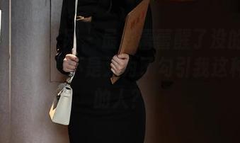 Xiuren秀人网 – 最近蕾蕾醒了没的长腿写真更新，是不是又为了勾引我这种平庸的人？