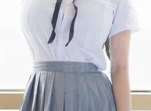 YouMi尤蜜荟 – 当你看到lingyu69带来的网袜私房图包,会不会也开始红耳朵?