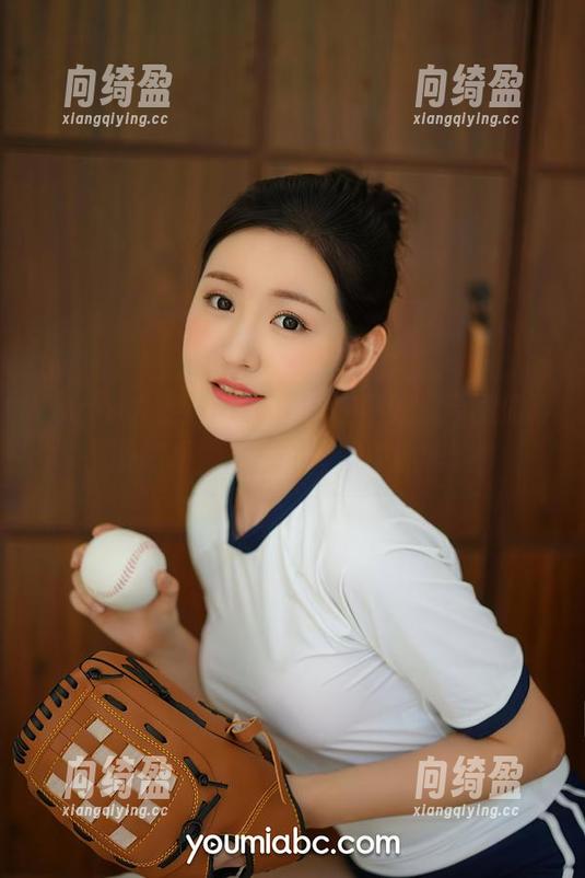 YouMi尤蜜荟-李纤纤 YouMi尤蜜荟 - 李纤纤在户外,原图如诗,图册果然充满了奔跑中的考验!