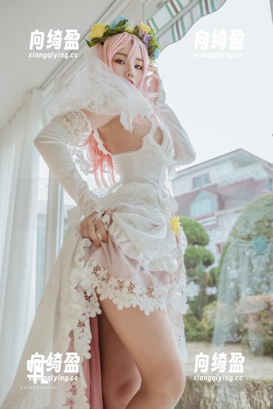 Yuna(윤아)来分享：SAINTPhotolife里的眩晕，我是说眼花！