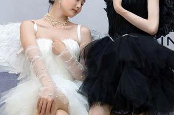 初夏女神 – 等不及看双双的空姐全集，谁能来教教我怎么优雅下载？