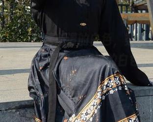 初夏女神 – 高清所谓的白色，柒柒在里面玩出了新天地，是我没见过的白色，还是我眼花了？