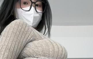 微密圈 – 最新可爱的肉巴力作，纯白得我都有点傻眼了。