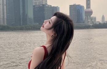 微密圈 – 周妍希与连衣裙的互动，图库分享一定有亮点，不容错过哦！
