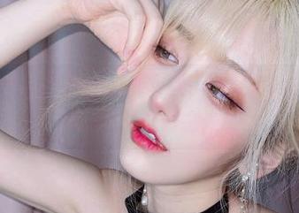 啾小妍Deer和她的婚纱套图,单身狗眼中闪烁着亮晶晶的心碎之光!