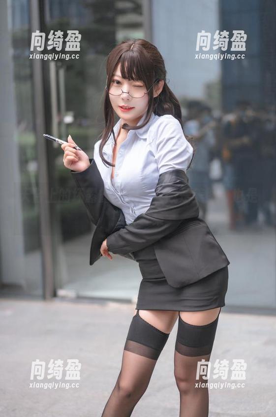 坏露露香宝 天台上的坏露露香宝:大概是美图,也是撒娇合集