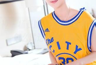 头条女神 – 杨曼妮,姐姐的那张定制图片,怎么就这么耐人寻味?