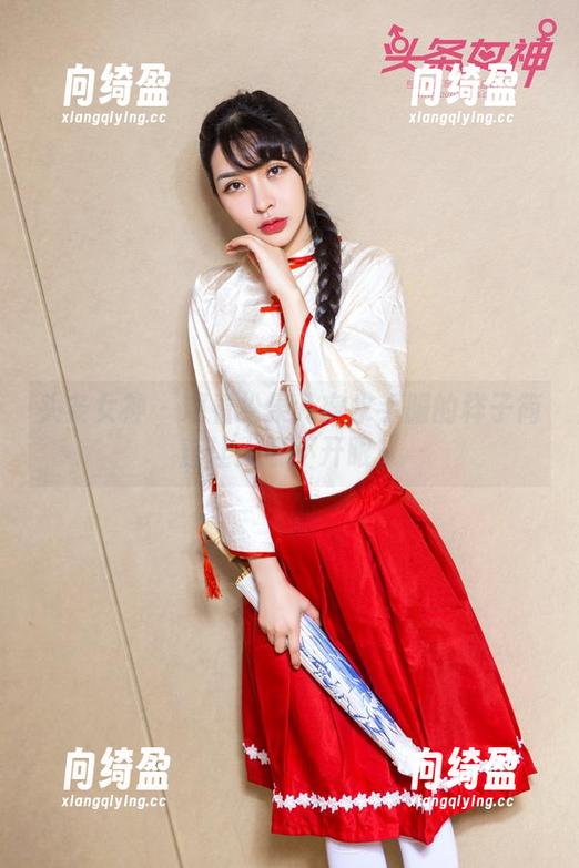 头条女神-松果儿 头条女神 - 观看松果儿穿水手服的样子简直让人挪不开眼!