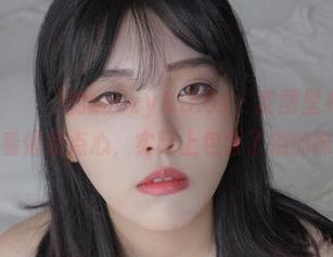 宋哈娜(송하나)的LoozyNO.02，套图里有什么？乍一看像是点心，实际上包含了别的味道。