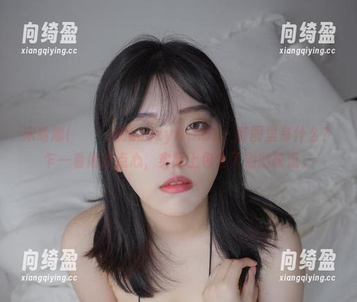 宋哈娜(송하나)的LoozyNO.02，套图里有什么？乍一看像是点心，实际上包含了别的味道。