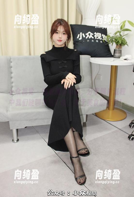 小众视觉-小苹果 小众视觉 - 内衣加小苹果,分享照片过程中我们能聊多远?哦,关于美食的话题!