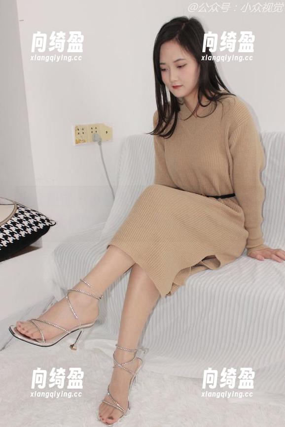 小众视觉 - 小薯条带来的修女私房美图，既有天使的优雅，又有小恶魔的俏皮。