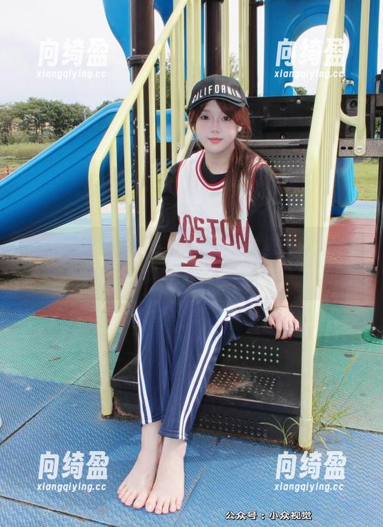 小众视觉-蓉蓉 小众视觉 - 蓉蓉的吊带精选套图:巧妙的小心思,谁会不想多看几眼?
