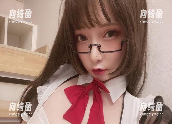小泉学姐吖 小泉学姐吖体验穿礼服的神奇,图集免费拿,心碎现场无法自持。
