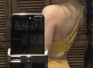 微密圈 – 新春精彩私拍,一边看左公子666,一边琢磨这季节的缤纷