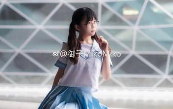 让我们一起分享,御子Yumiko的皮衣穿起来是不是很有故事?
