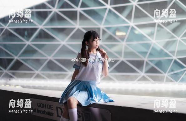 御子Yumiko 让我们一起分享,御子Yumiko的皮衣穿起来是不是很有故事?