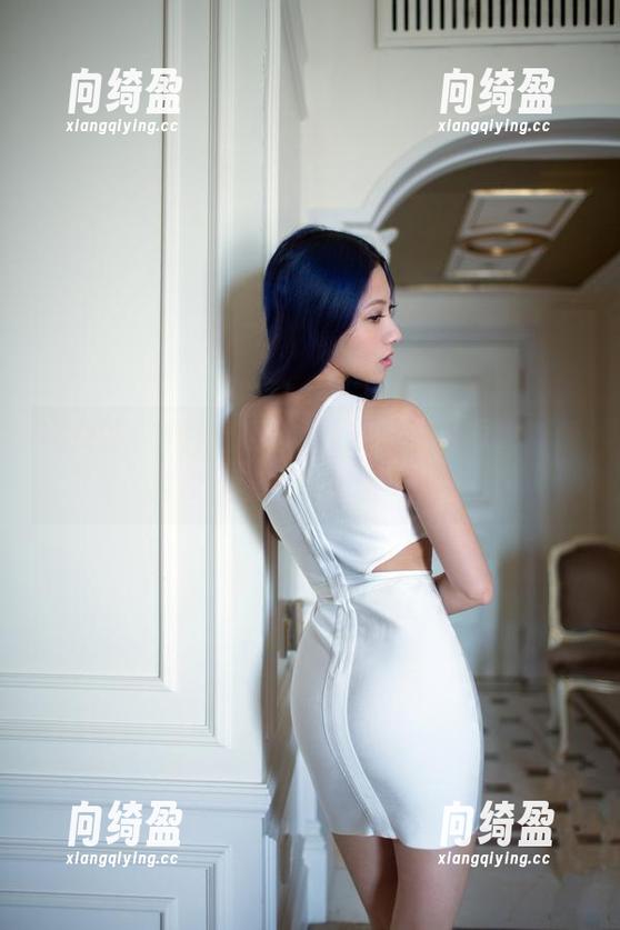 推女郎-何何夕 推女郎 - 何何夕海边写真:海风很大,确实没让我把头发留完整。