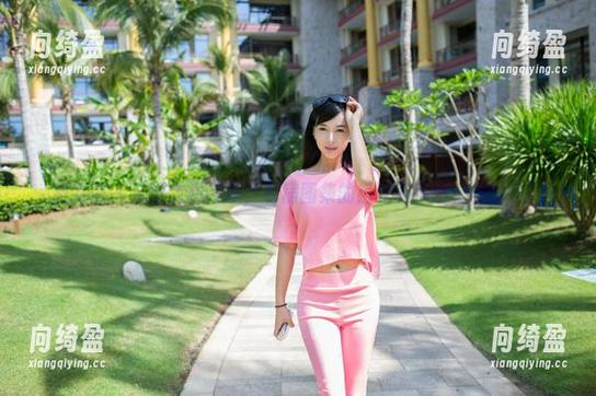 推女郎 - 从皮衣看谭冰，私房图集的叛逆和乖巧，真的吗？