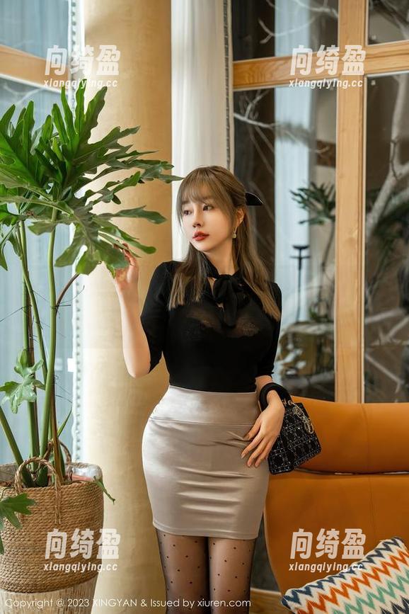 星颜社-王婉悠Queen 星颜社 - “吊带”蟊王婉悠Queen私房写真,隐隐约约的魅惑是巧合吗?