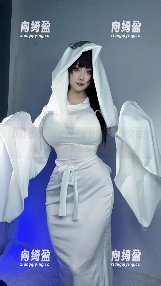 你没看错，末夜787发的新图集里又有白裙，快来补充你的视觉营养！