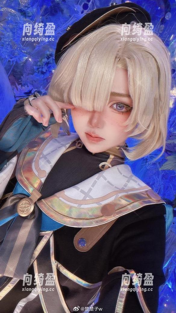 打破常规：楚楚子w的睡衣写真，免费也能这么潮！