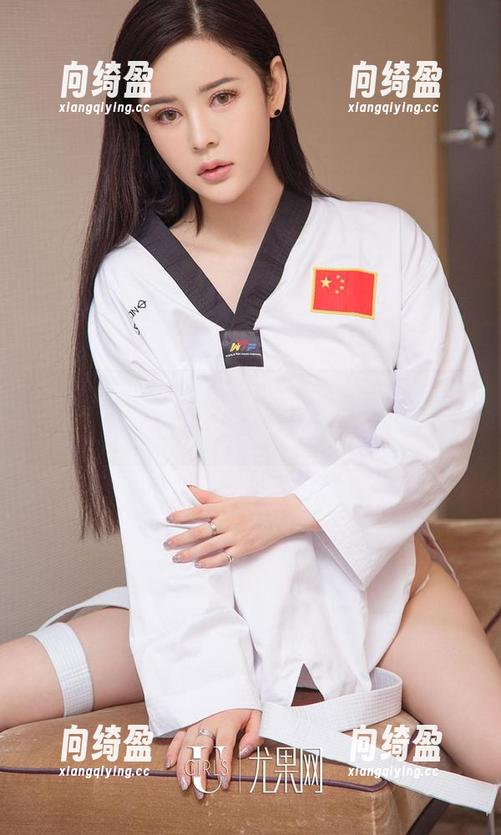 爱尤物 - 短裤季也太好看了，李希瑶的免费图册里太多灵感想要收藏！