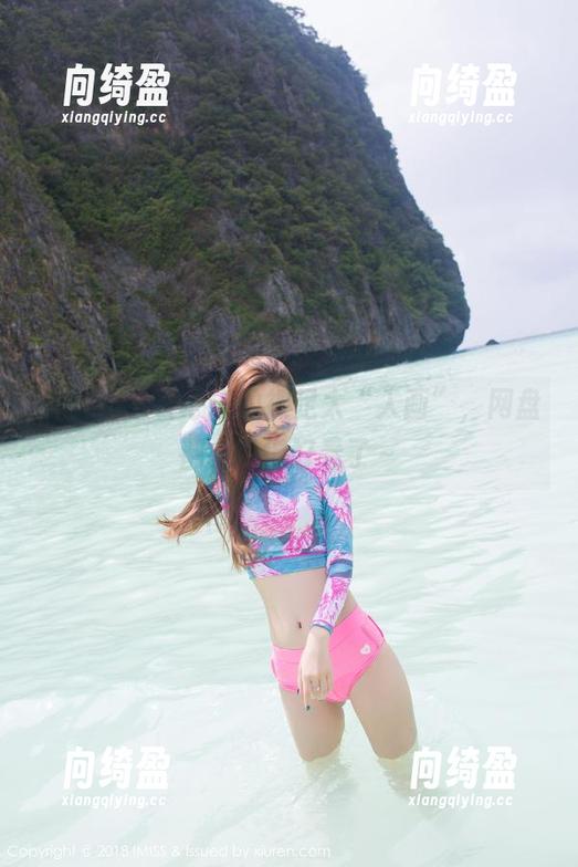 爱蜜社 - 石心琪的裸足太“入画”，网盘都会变得好看了～