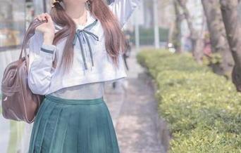 王羽杉的油亮时刻:下载这套图,顺便擦亮你的眼睛。