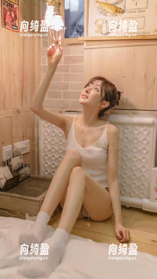 有没有想到，王羽杉的美图里，蕾丝连体比基尼开启了一场小型派对？
