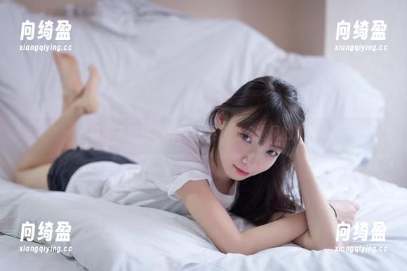 祖木子 祖木子年度写真:在天台上追逐风的游戏