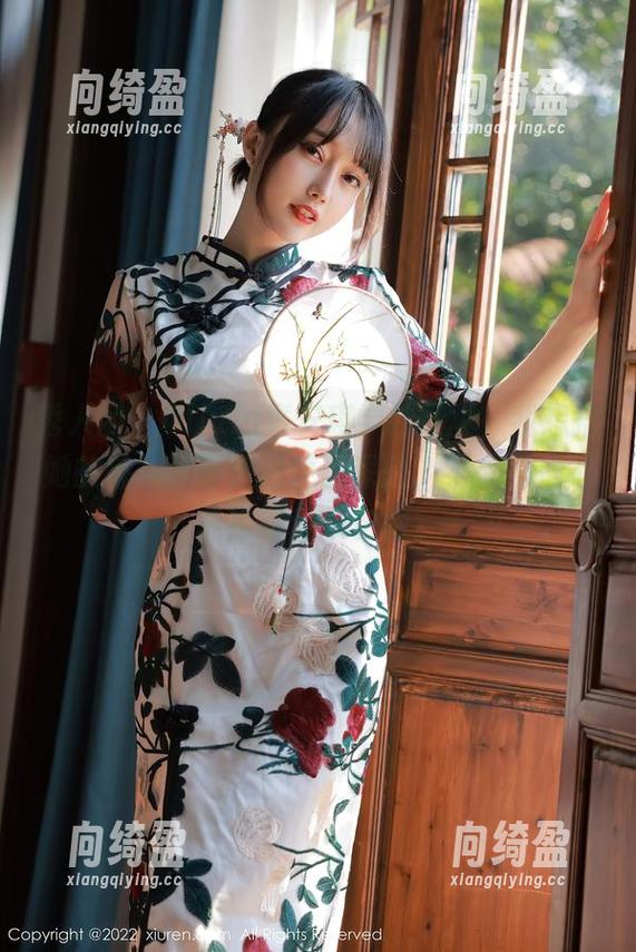 秀人网 - Olivia童安琪学妹写真，我想把她的每一张都刻进硬盘深处，不，她是不能被硬盘承包的。