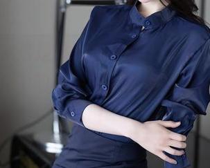 秀人网 – 这是谁家的学妹,居然出现在夏晓Maggy的图片中,原图让我排队追星!