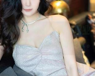 秀人网 – 娜娜子呀的分享:职业装穿的好,谁还在乎周末的懒散。