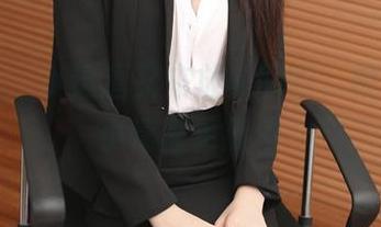秀人网 – 小逗逗又来放美图啦，校园里的小惊喜更新中