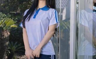 秀人网 – ‘穿得简单但又不简单’——小逗逗白衬衫的福利图,令人忍不住多看几眼!