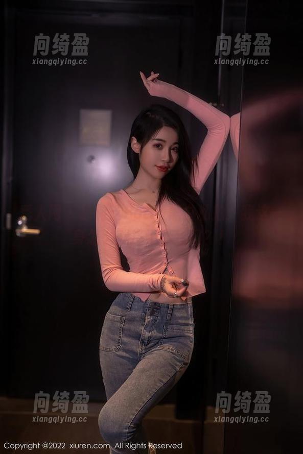 秀人网 - 徐莉芝Botty黑白私拍：我这一身怎么就搭不上接口？！