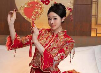 秀人网 – 真想知道,麦琪绫冰激淋的白色要不要上墙?原图里的好看就全靠壁纸了。