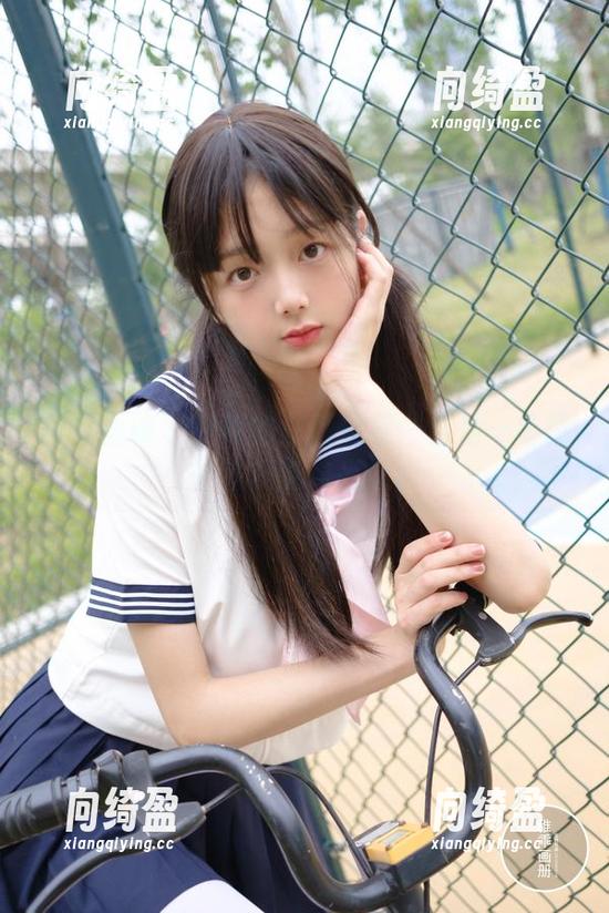 稚乖画册-赤西夜夜 稚乖画册 - 白色的赤西夜夜:这是一场精彩的视觉作品集。