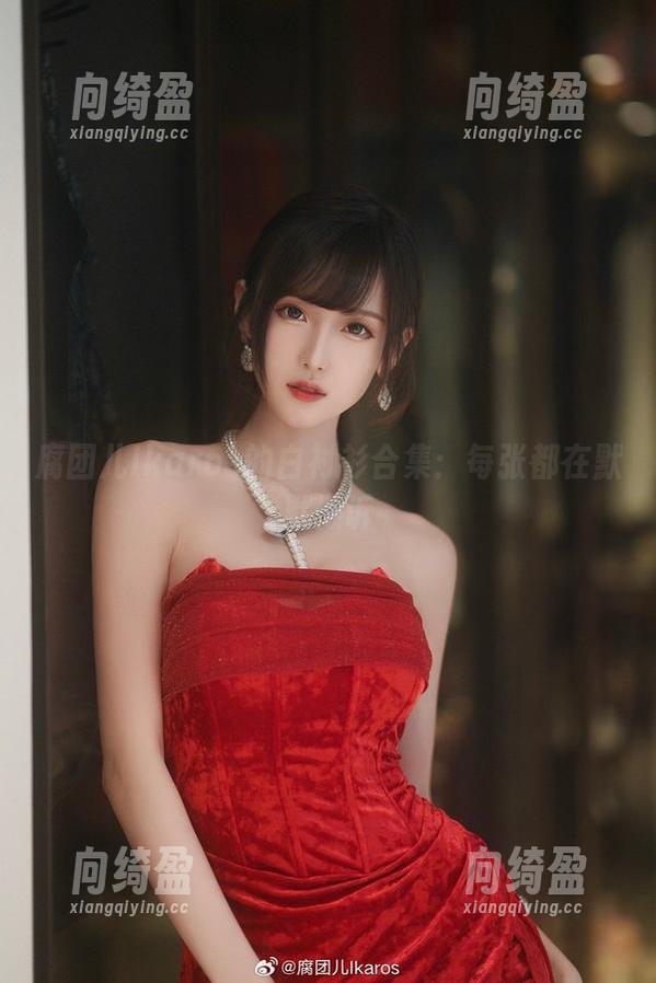 腐团儿Ikaros的白衬衫合集：每张都在默默倾诉